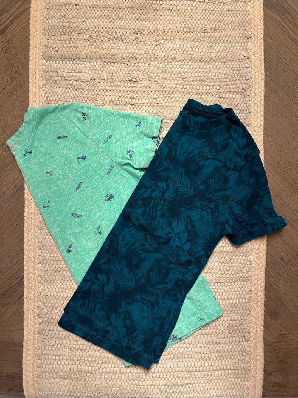 Old Navy Kids 2- Short Sleeve Tees in Mint Green & Teal